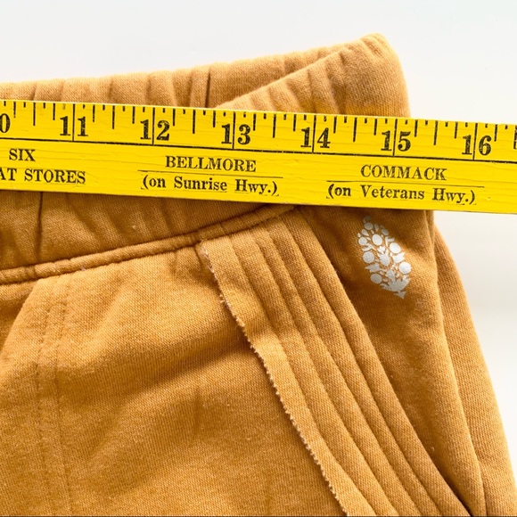 🌸New🌸 FP Movement Jogger Pants Gold Size XS NWT - Picture 10 of 13